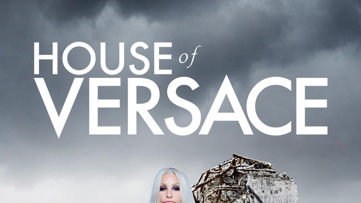 Alegra Versace EMPRESARIA EN LA CASA DE LA MODA Y HEREDERA DE UN EJEMPLO DE  DIGNIDAD VOCACIONAL Julio Ríos Fotos IA Allegra Versace, nacida el 30 de  junio de 1986 en Milán,, image size:1200x675