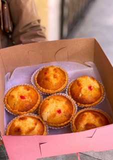Golden Gate Bakery Photos