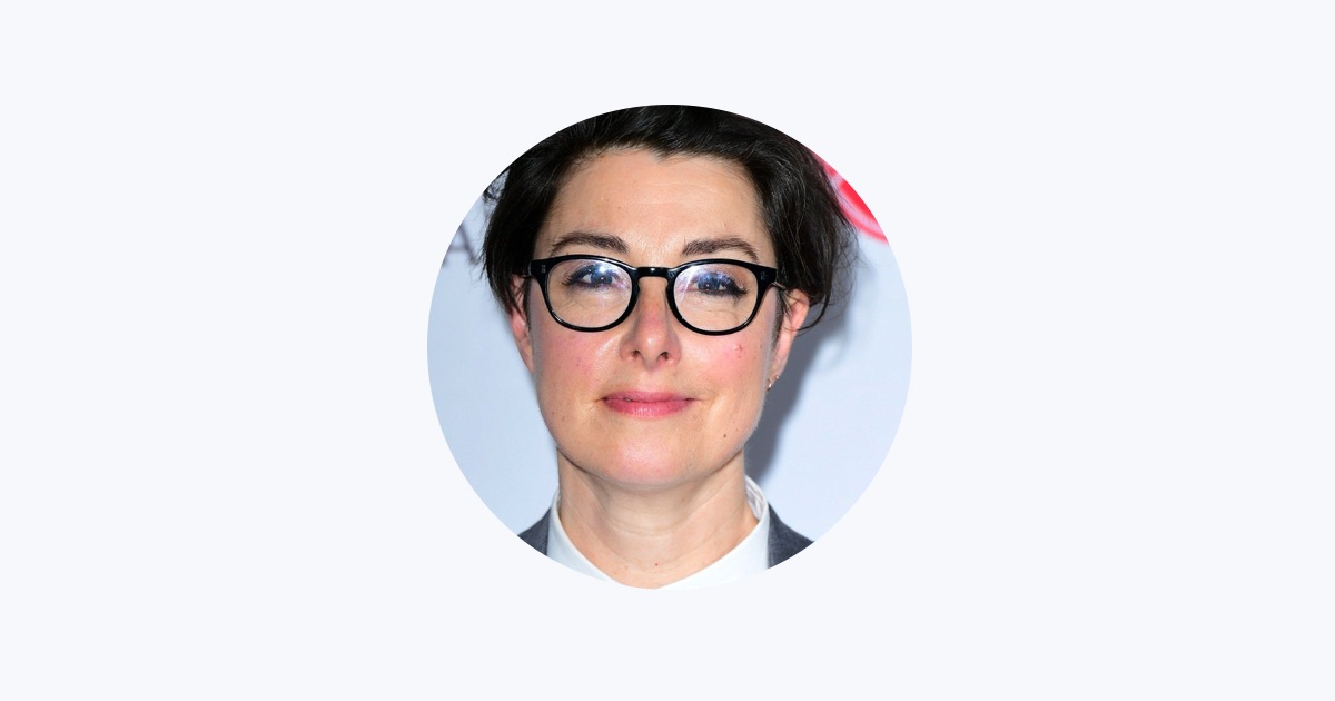 ‎Sue Perkins - Movies, TV Shows, and Podcasts - Apple Snapshot