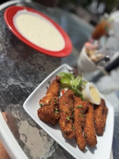 Manhattan Restaurant & Lounge