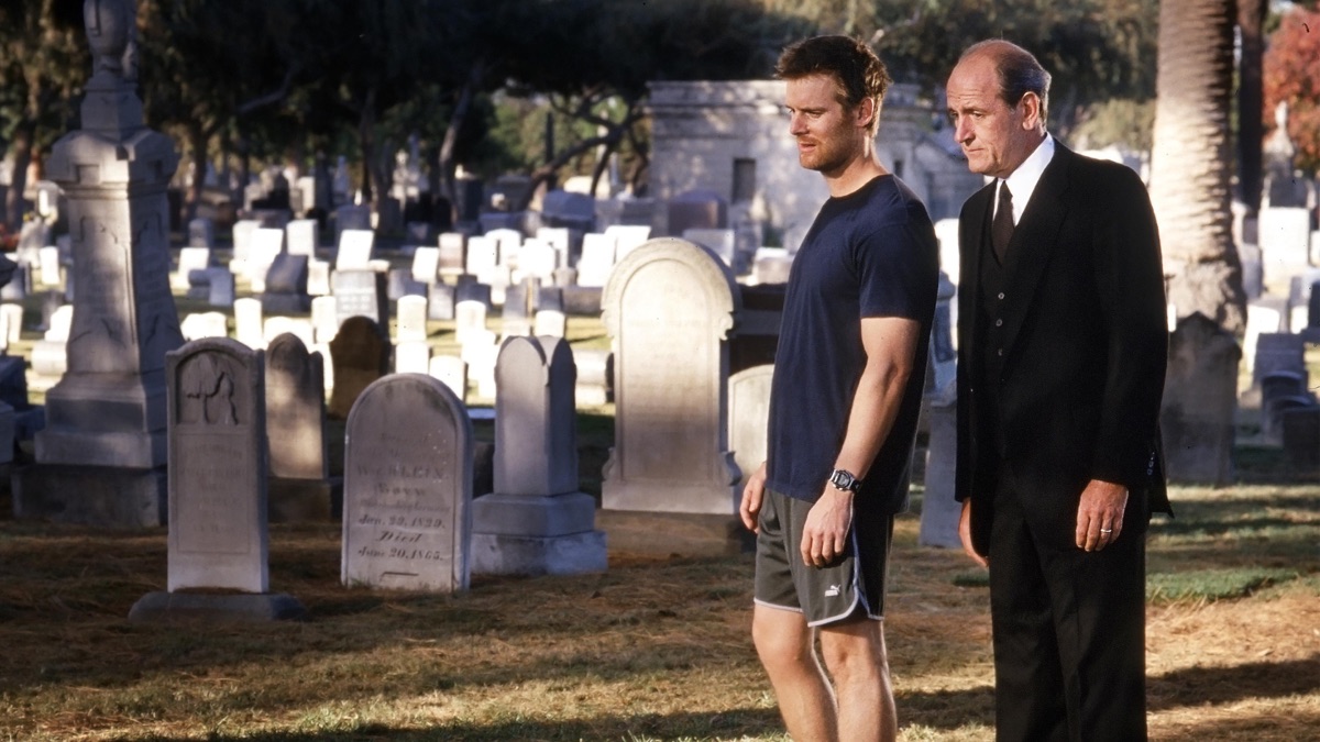 ‎Pilot - Six Feet Under (Series 1, Episode 1) - Apple TV (UK)