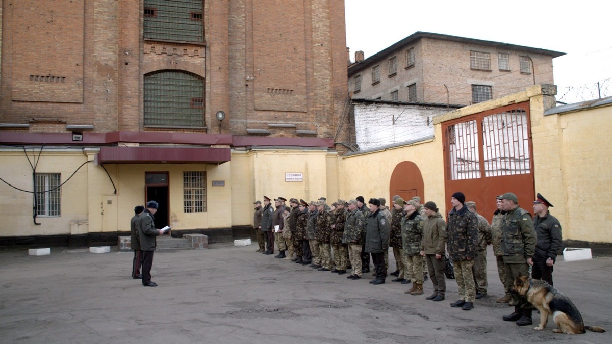Ukraine - Behind Bars: The World's Toughest Prisons (Season 3, Episode 2) - Apple TV