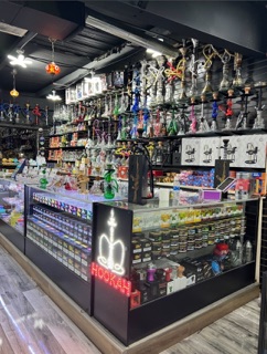 wolf star smoker and vape drive-through and walk in Taylor main image 1