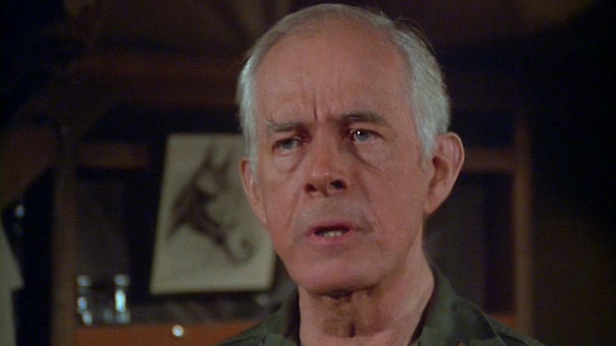 ‎Too Many Cooks - M*A*S*H (Series 8, Episode 1) - Apple TV (BH)