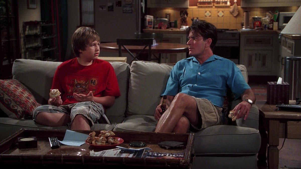 ‎Damn you, Eggs Benedict - Two and a Half Men (Series 6, Episode 3 ...