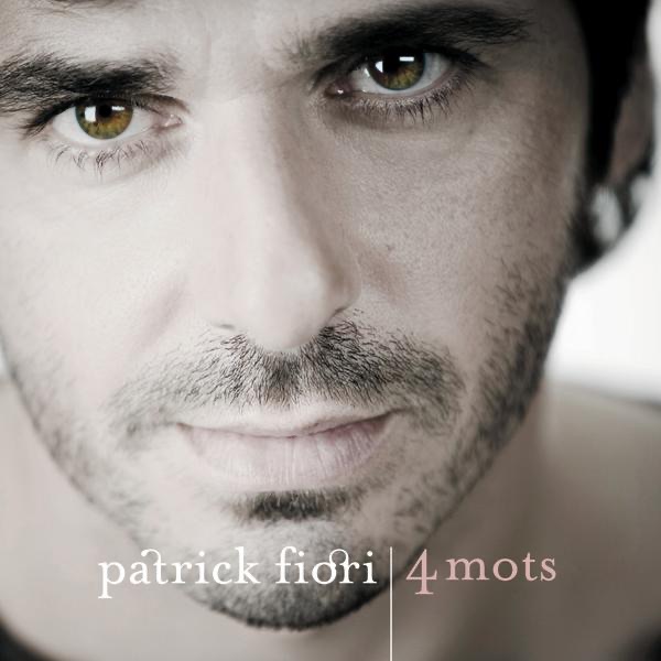 Cover du titre 4 mots sur un piano