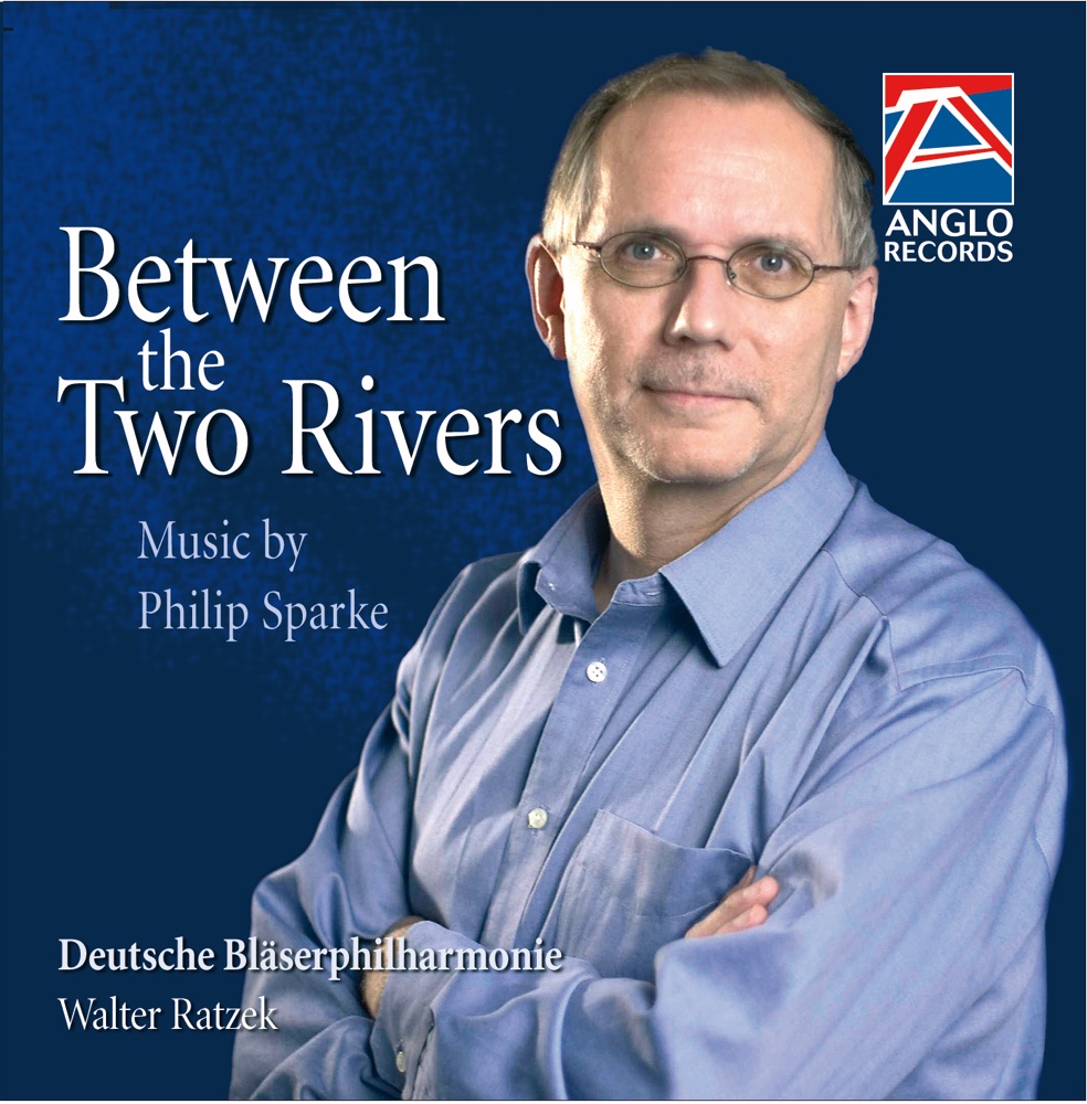 Обложка альбома «Between the Two Rivers» — Deutsche Bläserphilharmonie