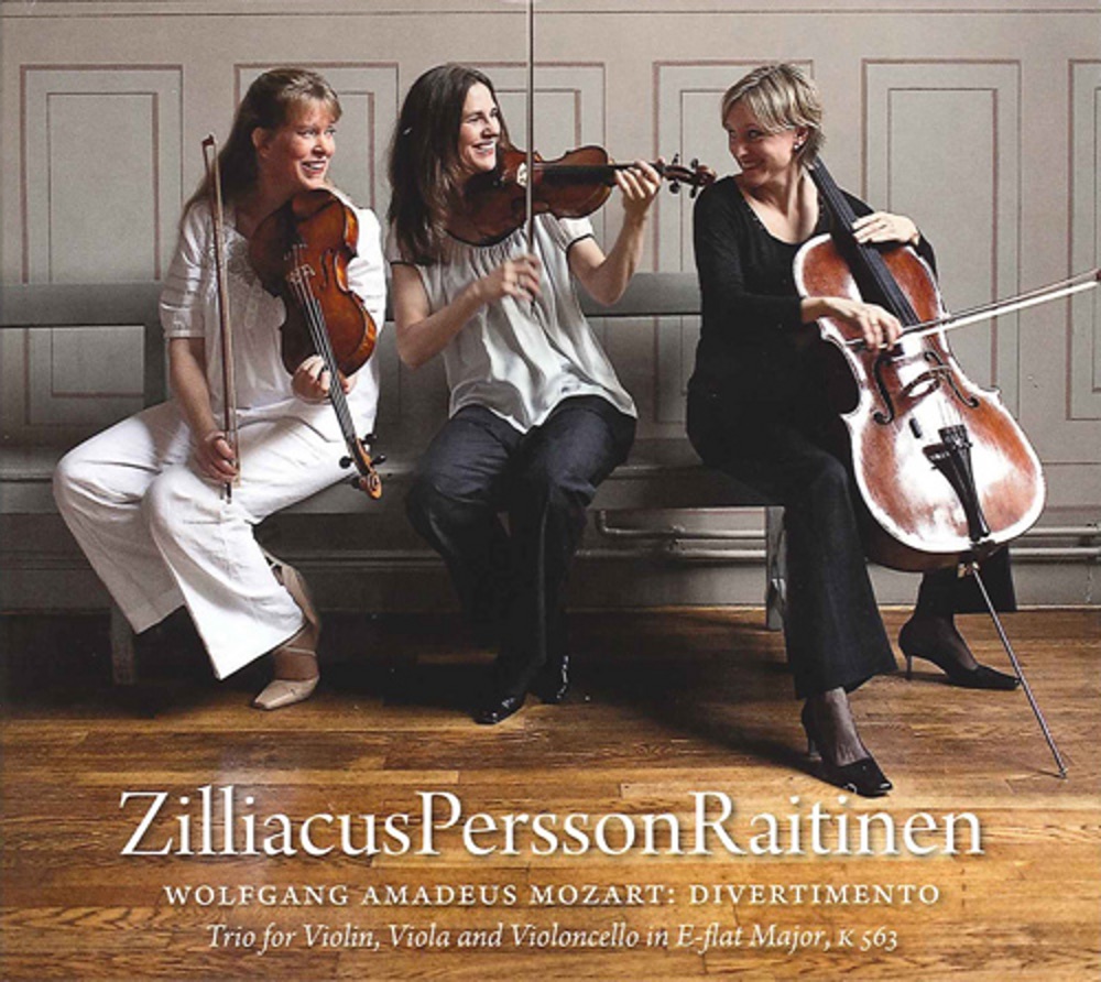 Обложка альбома «Mozarts Divertimento» — Cecilia Zilliacus, Johanna Persson & Kati Raitinen