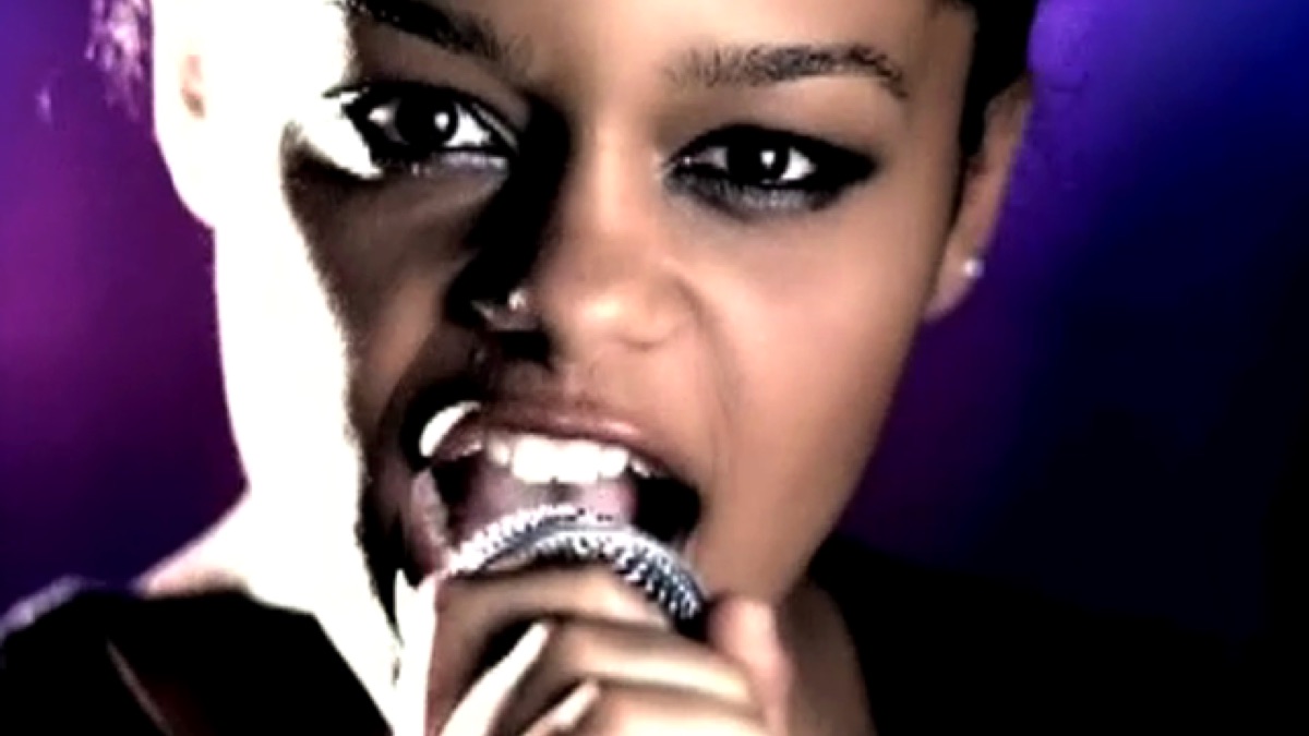 Fefe Dobson: albums, songs, concerts | Deezer, image size:1200x675