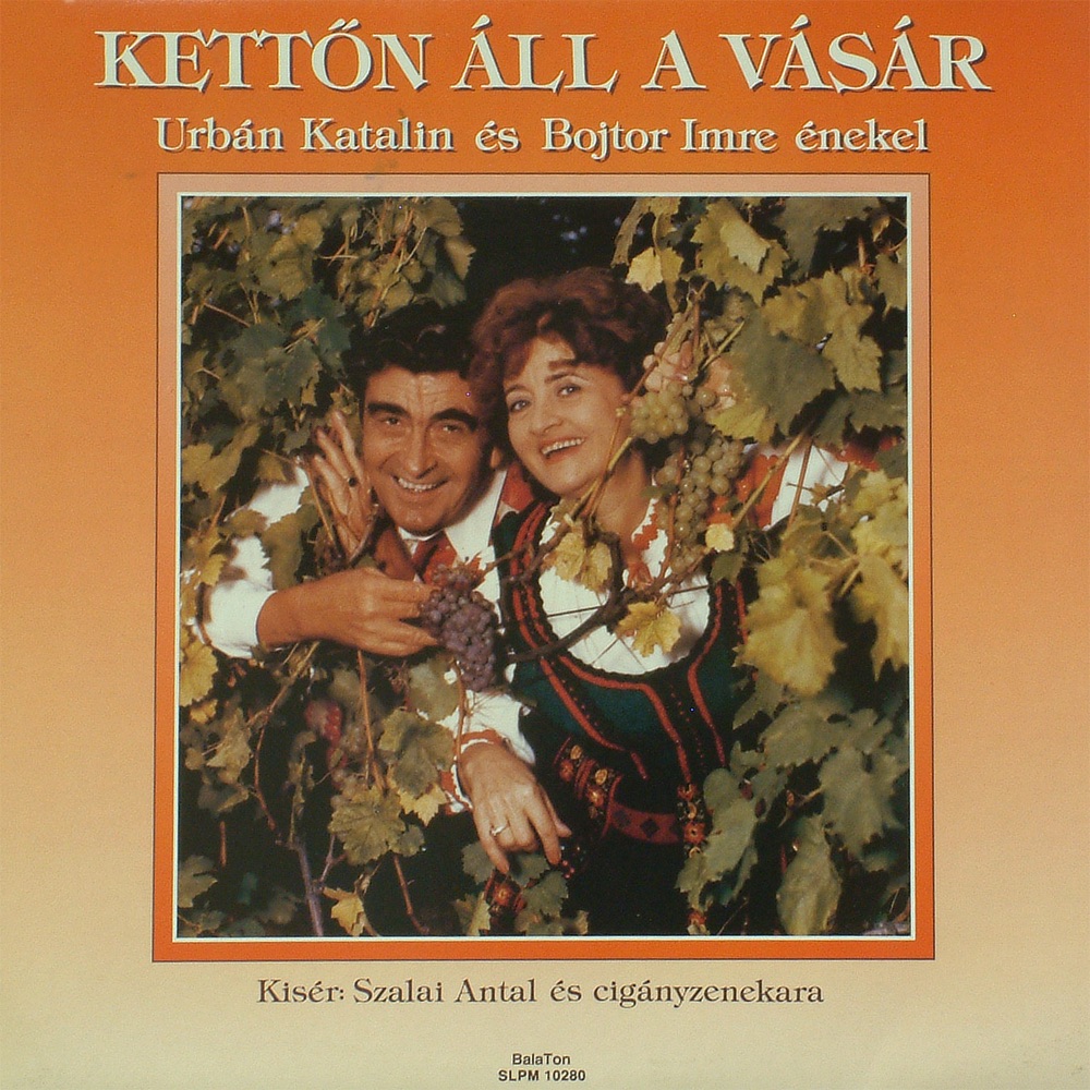 Kettőn Áll a Vásár