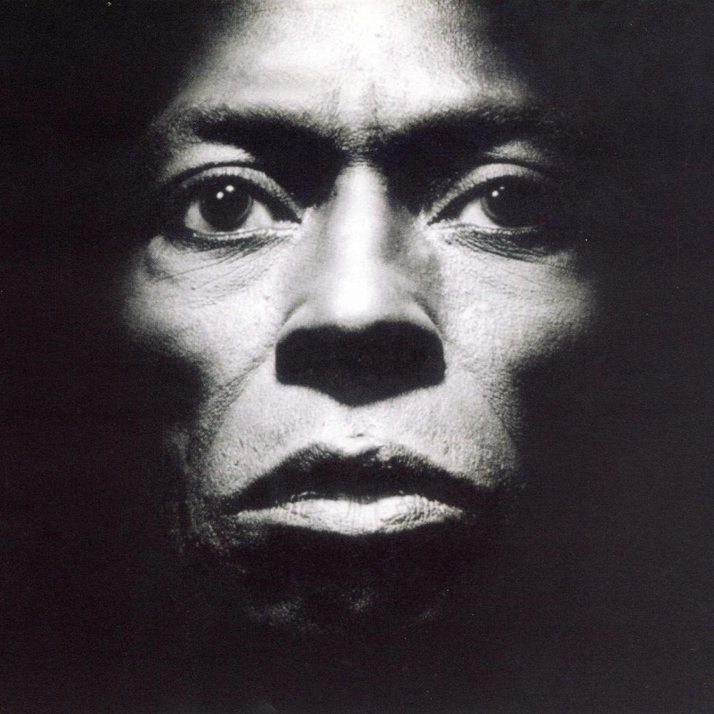 Обложка альбома «Tutu (Deluxe) [Remastered]» — Miles Davis