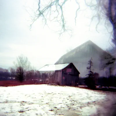 Poslechněte si House With No Home od interpreta Horse Feathers