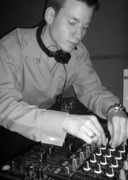 Chains of Love UNITED COLORS of HOUSE UK (OZ & Quash Mix UK)