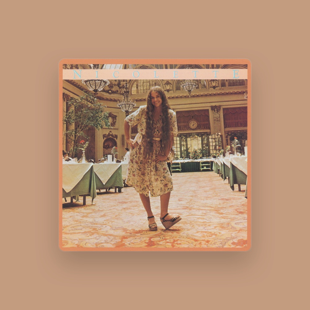 Фото Nicolette Larson