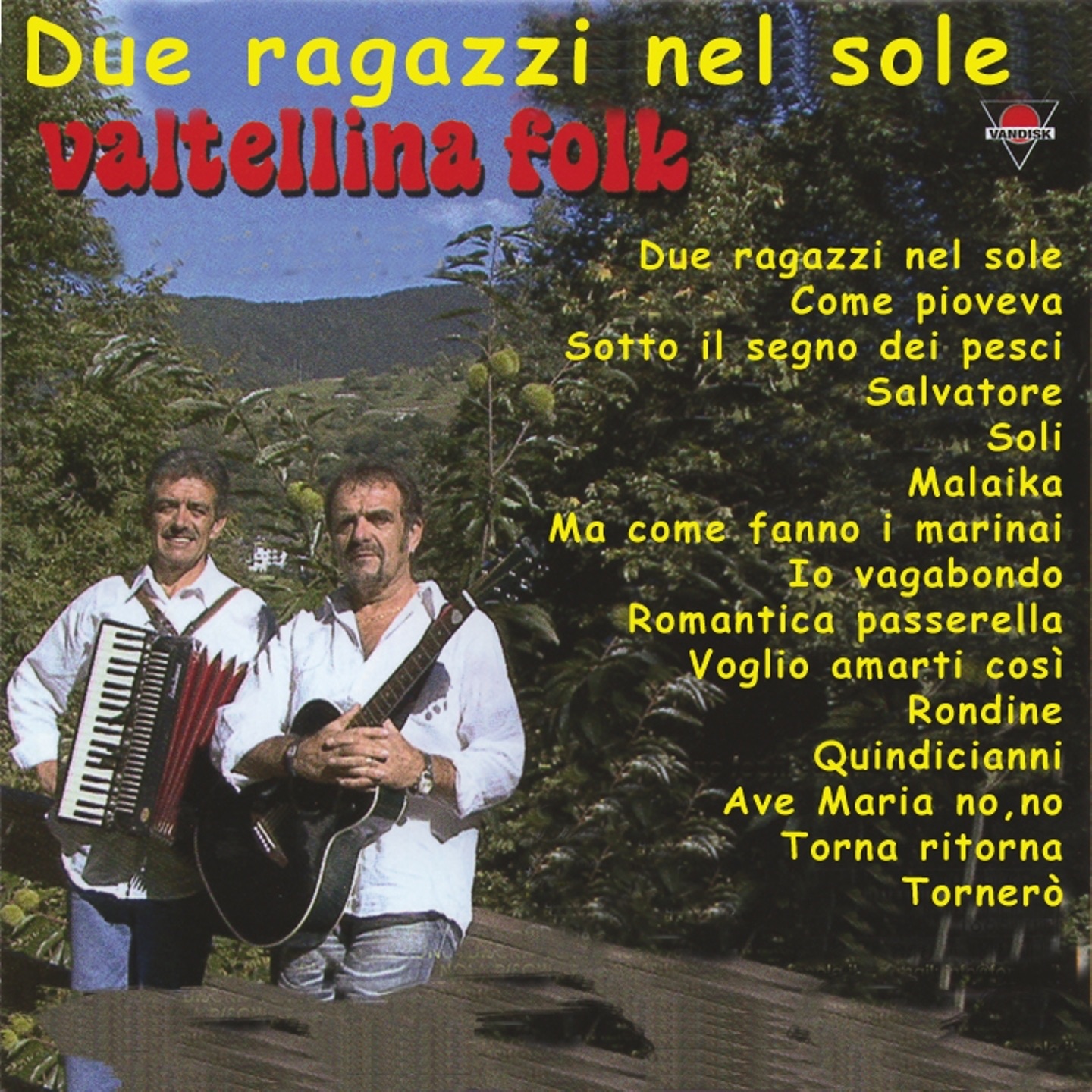 Due ragazzi nel sole