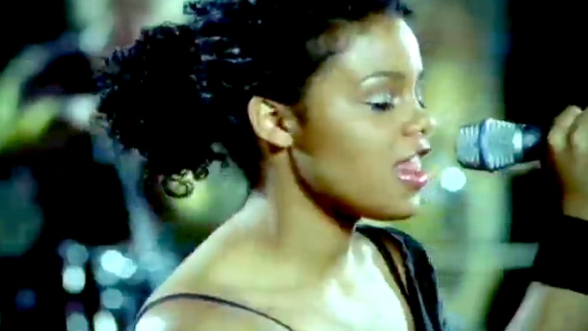 Fefe Dobson Is Nowhere Near Done Writing Stupid Little Love Songs, image size:1200x675