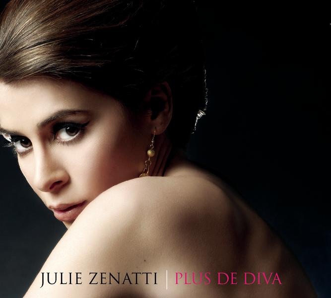 Обложка альбома «Plus de diva» — Julie Zenatti