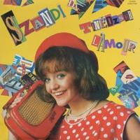 Kislány, kezeket fel