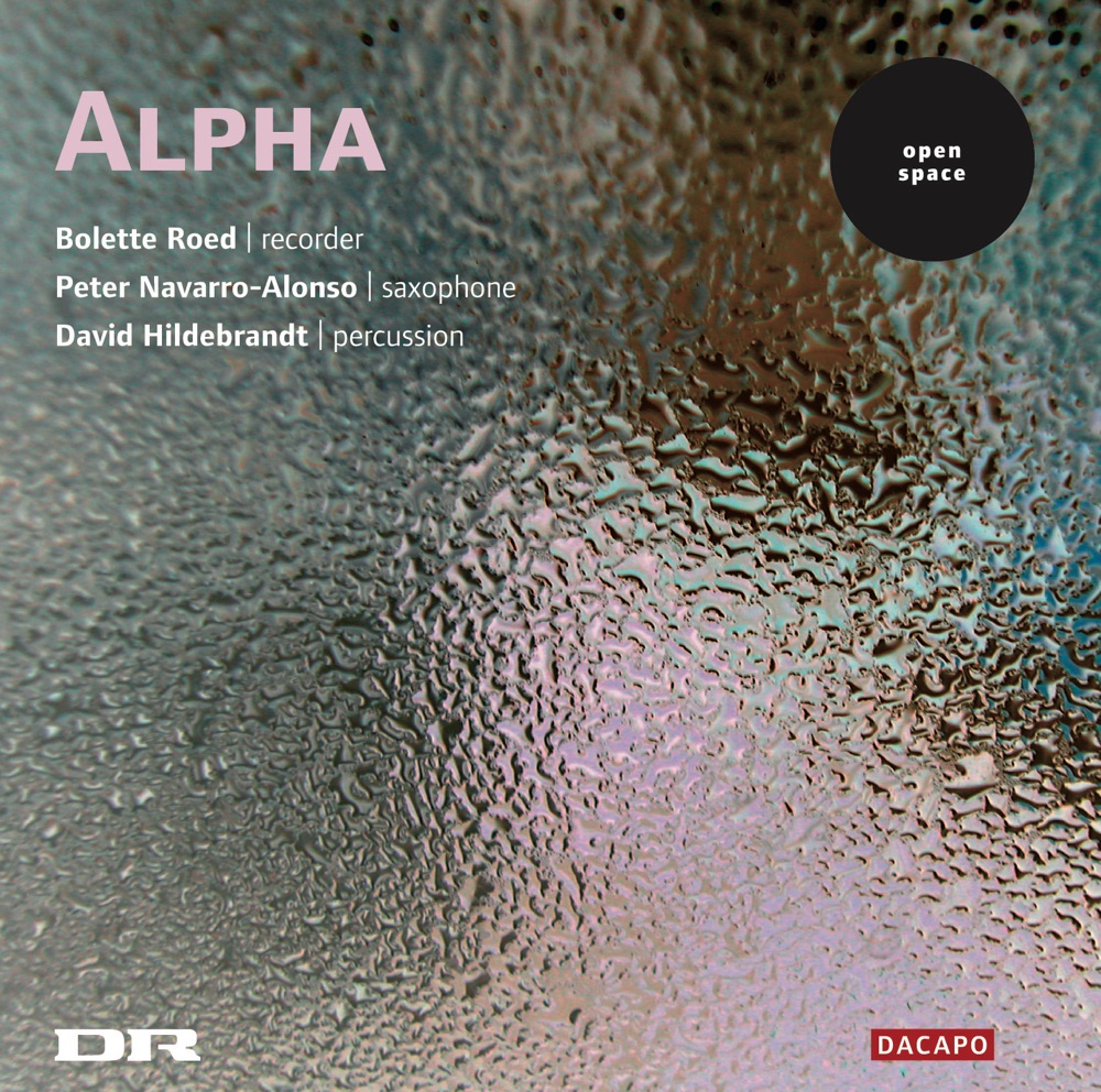 Обложка альбома «Alvarez - Norhold - Eichberg: Music for Recorder, Saxophone, and Percussion» — Alpha, David Hildebrandt, Peter Navarro-Alonso & Bolette Roed