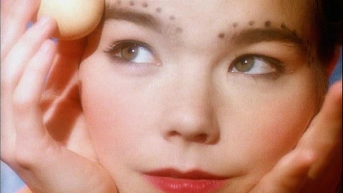 Venus As a Boy - ビョークのミュージックビデオ - Apple Music