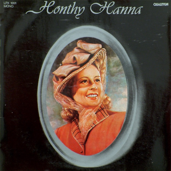 Honthy Hanna operettekből énekel