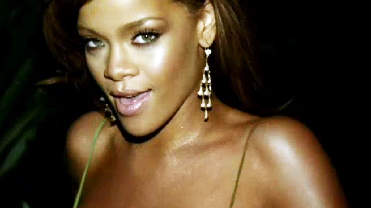 ‎SOS - Music Video by Rihanna - Apple Music