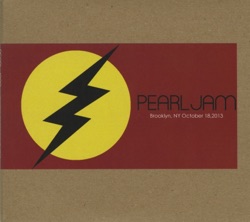 Pearl Jam - Elderly Woman Behind the Counter (Live)