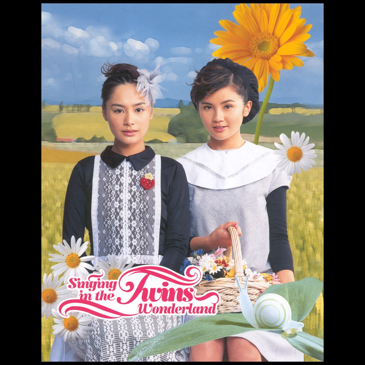 Singing in the Twins Wonderland (英) by Twins.