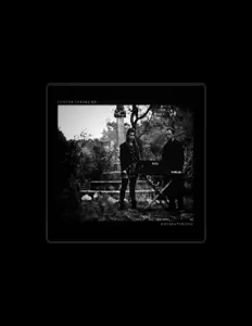 Dengarkan Synths Versus Me, tonton video musik, baca bio, lihat tanggal tur & lainnya!