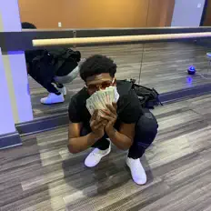 聆聽 Youngboy Naji、觀看音樂影片、閱讀小傳、查看巡演日期等！
