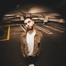 Hör dir Troy the Enigma an, schau dir Musikvideos an, lies die Biografie, finde Tourdaten und mehr!