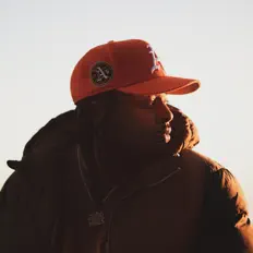 Poslechněte si interpreta Mac Woodz, sledujte hudební videa, přečtěte si životopis, podívejte se na data turné a další informace.