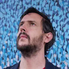 Charlie O' Brienを聴いたり、ミュージックビデオを鑑賞したり、経歴やツアー日程などを確認したりしましょう！