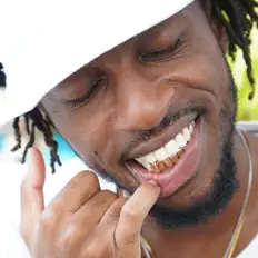 Dengarkan Lil Buddha, tonton video musik, baca bio, lihat tanggal tur & lainnya!