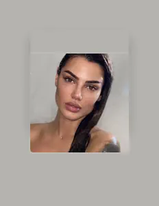 Morena Taraku सुनें, म्यूज़िक वीडियो देखें, बायो पढ़ें, दौरे की तारीखें और बहुत कुछ देखें!