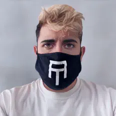 Poslechněte si interpreta Antony Turiello, sledujte hudební videa, přečtěte si životopis, podívejte se na data turné a další informace.