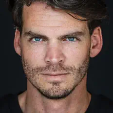 Rodg सुनें, म्यूज़िक वीडियो देखें, बायो पढ़ें, दौरे की तारीखें और बहुत कुछ देखें!