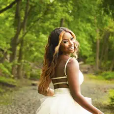 Escucha a Disney Amyka, mira videos musicales, lee su biografía, consulta las fechas de las gira y más.