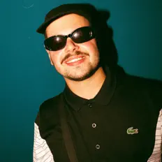 收听 osémio boémio、观看音乐视频、阅读小传、查看巡演日期等 ！