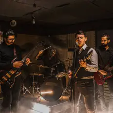 聆聽 Fateful、觀看音樂影片、閱讀小傳、查看巡演日期等！