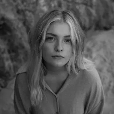 Listen to Hannah Jewel, watch music videos, read bio, see tour dates & more!