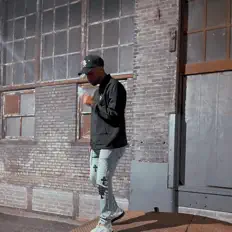 Posłuchaj wykonawcy Lo DiCaprio, obejrzyj teledyski, przeczytaj biografię, zobacz daty tras koncertowych i nie tylko!