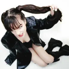 聆聽 Ally Ahern、觀看音樂影片、閱讀小傳、查看巡演日期等！
