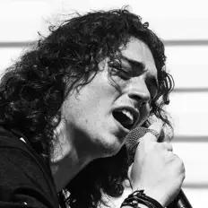 Ouve Gxnyo, vê vídeos de música, lê a biografia, vê as datas da digressão e muito mais!