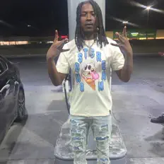 Stolen Jewを聴いたり、ミュージックビデオを鑑賞したり、経歴やツアー日程などを確認したりしましょう！