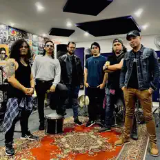 Poslechněte si interpreta Fretphyrus, sledujte hudební videa, přečtěte si životopis, podívejte se na data turné a další informace.