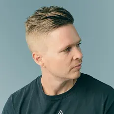收听 Thor Simonsen、观看音乐视频、阅读小传、查看巡演日期等 ！