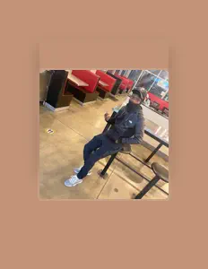 Poslechněte si interpreta FreeBags.og, sledujte hudební videa, přečtěte si životopis, podívejte se na data turné a další informace.