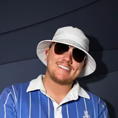 P.K. dinle, müzik videolarını izle, biyografisini oku, tur tarihlerini ve daha fazlasını gör!