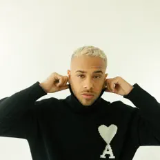 Hör dir Loumi an, schau dir Musikvideos an, lies die Biografie, finde Tourdaten und mehr!